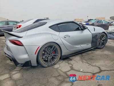 Trzecie zdjęcie samochodu z tyłu: 2022 TOYOTA SUPRA BASE VIN:WZ1DB0C00NW053746 - miniatura