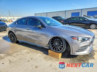 Czwarte zdjęcie samochodu z boku: 2021 MERCEDES-BENZ CLA 250 VIN:W1K5J4GB8MN196530 - miniatura