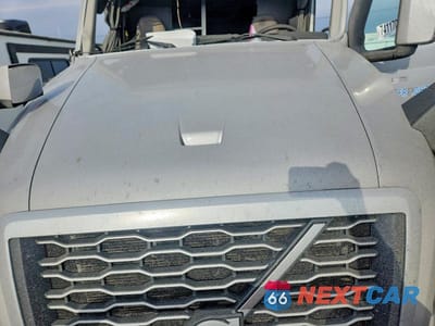 Zdjęcie 7 z 10 samochodu: 2024 VOLVO VNL SEMI TRUCK VIN:4V4NC9EJ3RN637827 - miniatura