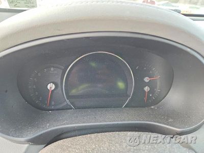 Zdjęcie 9 z 13 samochodu: 2016 KIA SORENTO SX VIN:5XYPK4A51GG090791 - miniatura
