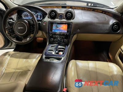 Zdjęcie 9 z 10 samochodu: 2011 JAGUAR XJ VIN:SAJWA1CB8BLV13204 - miniatura