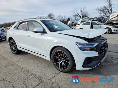 Czwarte zdjęcie samochodu z boku: 2021 AUDI Q8 PREMIUM PLUS S-LINE VIN:WA1EVAF18MD012905 - miniatura