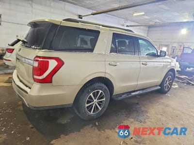 Trzecie zdjęcie samochodu z tyłu: 2018 FORD EXPEDITION XLT VIN:1FMJU1JT8JEA64729 - miniatura