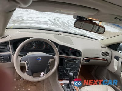 Zdjęcie 9 z 11 samochodu: 2006 VOLVO V70 VIN:YV1SW612562547802 - miniatura