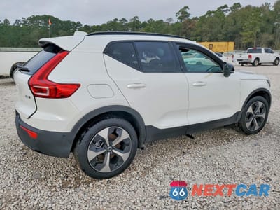 Trzecie zdjęcie samochodu z tyłu: 2025 VOLVO XC40 PLUS VIN:YV4L12UC5S2609227 - miniatura
