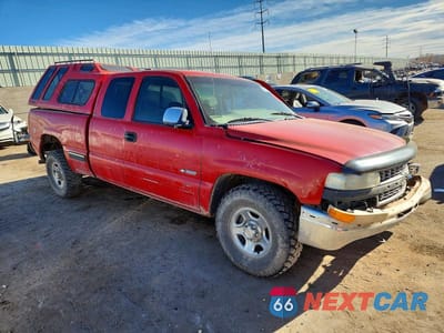 Czwarte zdjęcie samochodu z boku: 1999 CHEVROLET SILVERADO K1500 VIN:2GCEK19T5X1115520 - miniatura