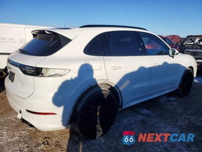 Trzecie zdjęcie samochodu z tyłu: 2021 PORSCHE CAYENNE GTS VIN:WP1AG2AY7MDA33560 - miniatura