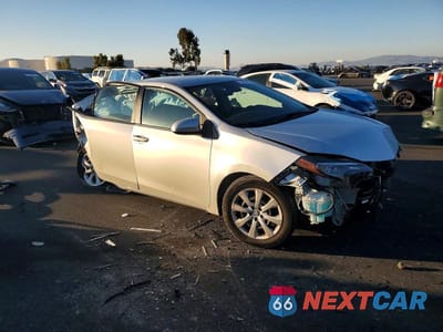 Czwarte zdjęcie samochodu z boku: 2018 TOYOTA COROLLA VIN:2T1BURHE2JC065165 - miniatura