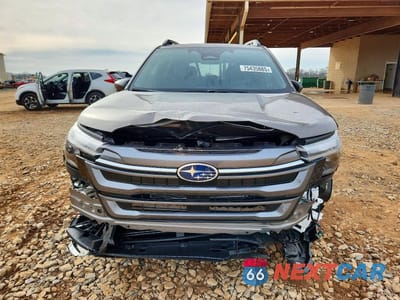 Piąte zdjęcie samochodu w środku: 2025 SUBARU FORESTER LIMITED VIN:JF2SLSRD8SH450034 - miniatura