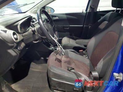 Zdjęcie 7 z 14 samochodu: 2019 CHEVROLET SONIC LT VIN:1G1JD6SB7K4139850 - miniatura