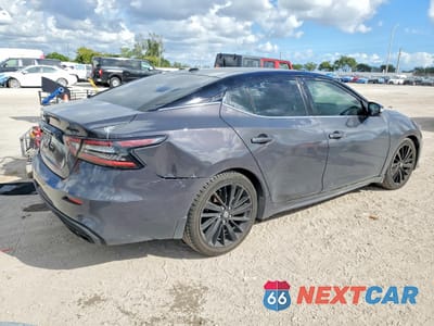 Trzecie zdjęcie samochodu z tyłu: 2021 NISSAN MAXIMA PLATINUM VIN:1N4AA6FV8MC501364 - miniatura