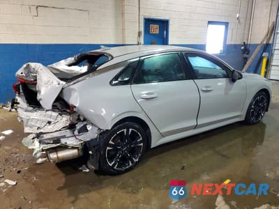 Trzecie zdjęcie samochodu z tyłu: 2024 KIA K5 GT LINE VIN:5XXG64J29RG235948 - miniatura