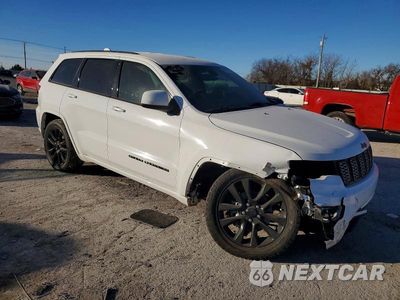 Czwarte zdjęcie samochodu z boku: 2018 JEEP GRAND CHEROKEE LAREDO VIN:1C4RJFAG9JC432346 - miniatura