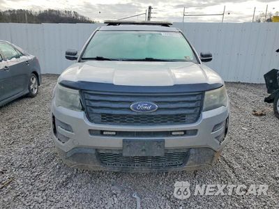 Piąte zdjęcie samochodu w środku: 2016 FORD EXPLORER POLICE INTERCEPTOR VIN:1FM5K8AR2GGA19285 - miniatura