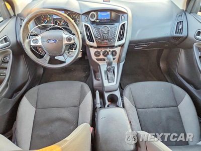 Zdjęcie 8 z 11 samochodu: 2014 FORD FOCUS SE VIN:1FADP3F22EL324778 - miniatura