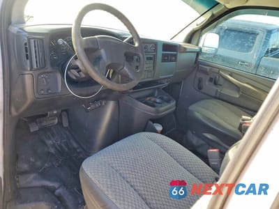 Zdjęcie 8 z 12 samochodu: 2004 GMC SAVANA G3500 VIN:1GTHG39U641189906 - miniatura