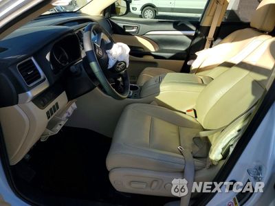 Zdjęcie 7 z 14 samochodu: 2019 TOYOTA HIGHLANDER SE VIN:5TDKZRFH3KS566752 - miniatura