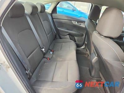 Zdjęcie 10 z 11 samochodu: 2019 KIA FORTE LXS VIN:3KPF24AD4KE023580 - miniatura