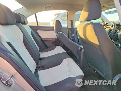 Zdjęcie 10 z 12 samochodu: 2015 VOLKSWAGEN JETTA BASE VIN:3VW2K7AJ8FM244260 - miniatura