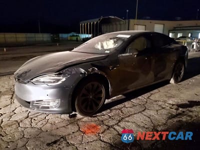 2018 TESLA MODEL S 5YJSA1E27JF244737 - główne zdjęcie licytacji z USA - miniatura