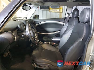 Zdjęcie 7 z 13 samochodu: 2008 MINI COOPER S VIN:WMWMF73538TV38523 - miniatura