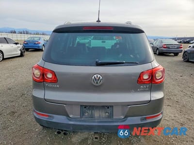 Zdjęcie 6 z 12 samochodu: 2011 VOLKSWAGEN TIGUAN S VIN:WVGBV7AX1BW552908 - miniatura