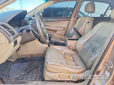 Zdjęcie 7 z 12 samochodu: 2003 HONDA ACCORD EX VIN:1HGCM566X3A116817 - miniatura