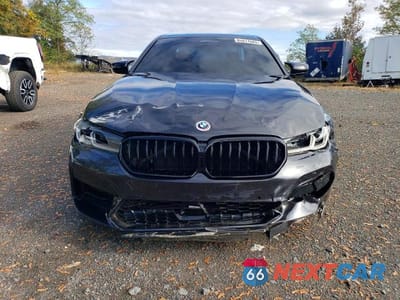 Piąte zdjęcie samochodu w środku: 2023 BMW M5 VIN:WBS83CH00PCL23031 - miniatura