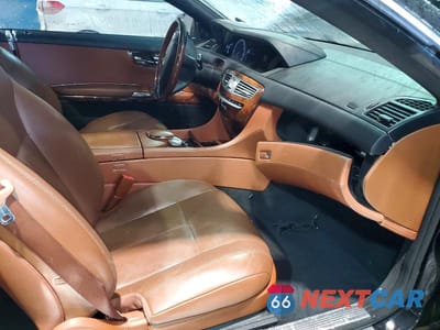 Zdjęcie 8 z 11 samochodu: 2010 MERCEDES-BENZ CL 550 4MATIC VIN:WDDEJ8GBXAA025305 - miniatura