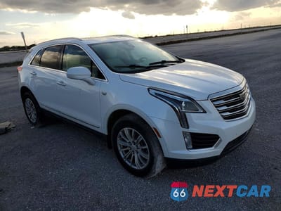 Czwarte zdjęcie samochodu z boku: 2019 CADILLAC XT5 LUXURY VIN:1GYKNCRS6KZ103383 - miniatura