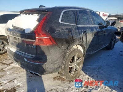 Trzecie zdjęcie samochodu z tyłu: 2018 VOLVO XC60 T6 R-DESIGN VIN:YV4A22RM7J1025826 - miniatura
