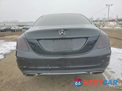 Zdjęcie 6 z 11 samochodu: 2015 MERCEDES-BENZ C 300 4MATIC VIN:55SWF4KB4FU069507 - miniatura