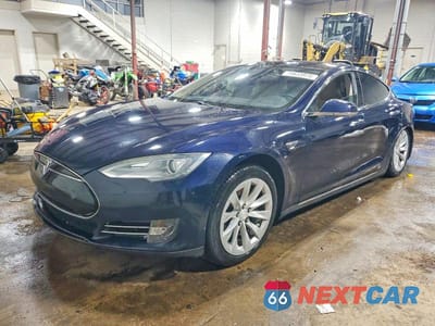 2013 TESLA MODEL S 5YJSA1DN0DFP14803 - główne zdjęcie licytacji z USA - miniatura
