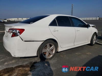 Trzecie zdjęcie samochodu z tyłu: 2014 TOYOTA CAMRY L VIN:4T1BF1FK1EU859549 - miniatura