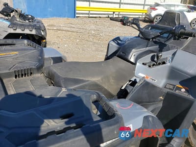 Piąte zdjęcie samochodu w środku: 2025 CAN-AM OUTLANDER ATV VIN:3JB3WA64XSJ001270 - miniatura