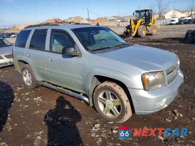 Czwarte zdjęcie samochodu z boku: 2008 CHEVROLET TRAILBLAZER LS VIN:1GNDT13S082239941 - miniatura