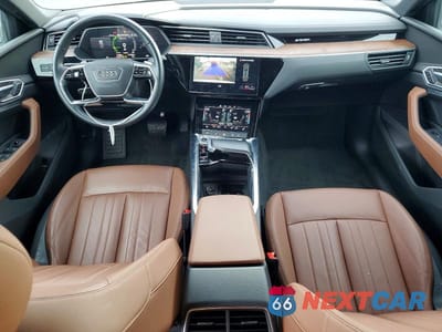 Zdjęcie 8 z 13 samochodu: 2022 AUDI E-TRON PREMIUM VIN:WA1AAAGE5NB005421 - miniatura