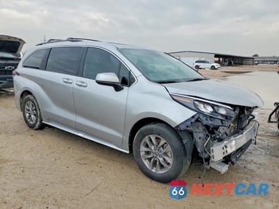 Czwarte zdjęcie samochodu z boku: 2025 TOYOTA SIENNA XLE VIN:5TDYRKEC6SS228155 - miniatura