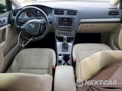 Zdjęcie 8 z 13 samochodu: 2016 VOLKSWAGEN E-GOLF SEL PREMIUM VIN:WVWPP7AU9GW903596 - miniatura