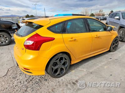 Trzecie zdjęcie samochodu z tyłu: 2014 FORD FOCUS ST VIN:1FADP3L91EL271122 - miniatura