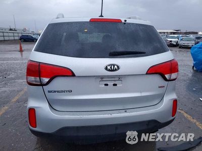 Zdjęcie 6 z 14 samochodu: 2015 KIA SORENTO LX VIN:5XYKT4A74FG589608 - miniatura