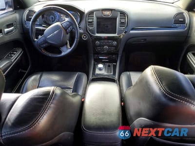Zdjęcie 8 z 12 samochodu: 2018 CHRYSLER 300 300S VIN:2C3CCABG6JH296180 - miniatura