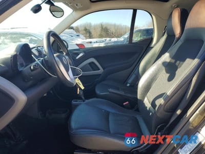 Zdjęcie 7 z 12 samochodu: 2013 SMART FORTWO PURE VIN:WMEEJ3BA9DK615233 - miniatura
