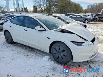 Czwarte zdjęcie samochodu z boku: 2025 TESLA MODEL 3 VIN:5YJ3E1EB5SF965116 - miniatura