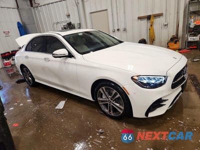 Czwarte zdjęcie samochodu z boku: 2023 MERCEDES-BENZ E 350 4MATIC VIN:W1KZF8EB3PB100483 - miniatura