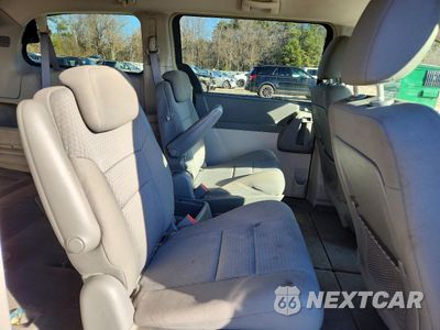 Zdjęcie 11 z 13 samochodu: 2009 CHRYSLER TOWN & COUNTRY LX VIN:2A8HR44E69R536260 - miniatura