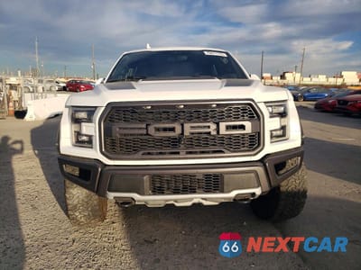Piąte zdjęcie samochodu w środku: 2019 FORD F150 RAPTOR VIN:1FTFW1RG9KFC44082 - miniatura