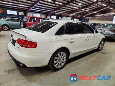 Trzecie zdjęcie samochodu z tyłu: 2010 AUDI A4 PREMIUM PLUS VIN:WAUFFAFL9AN007644 - miniatura