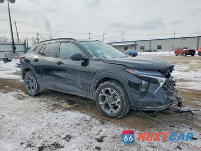 Czwarte zdjęcie samochodu z boku: 2024 CHEVROLET TRAX 1LT VIN:KL77LHE26RC245411 - miniatura