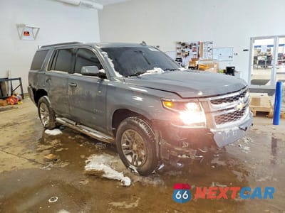 Czwarte zdjęcie samochodu z boku: 2016 CHEVROLET TAHOE K1500 LS VIN:1GNSKAKC8GR129570 - miniatura